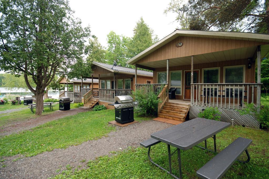 Ogopogo Resort Carnarvon Exterior foto